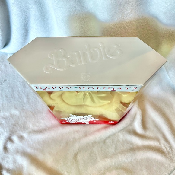 1989 Holiday Barbie Special Edition | White Dress in box + snowflake ornament - Picture 4 of 8